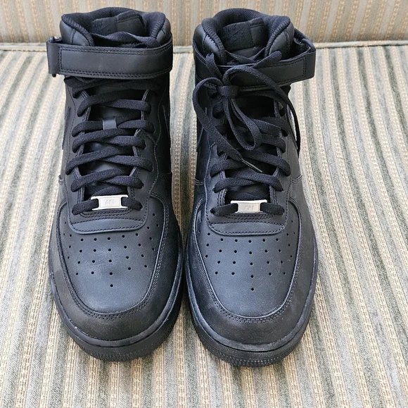 Air Force 1 Mid '07 Triple Black SIZE 14